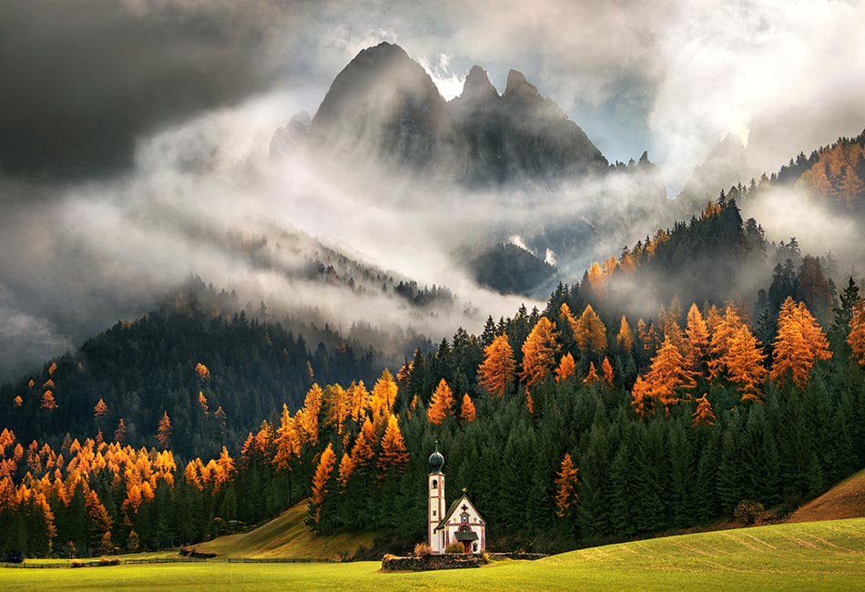 DOLOMITES AUTUMN
