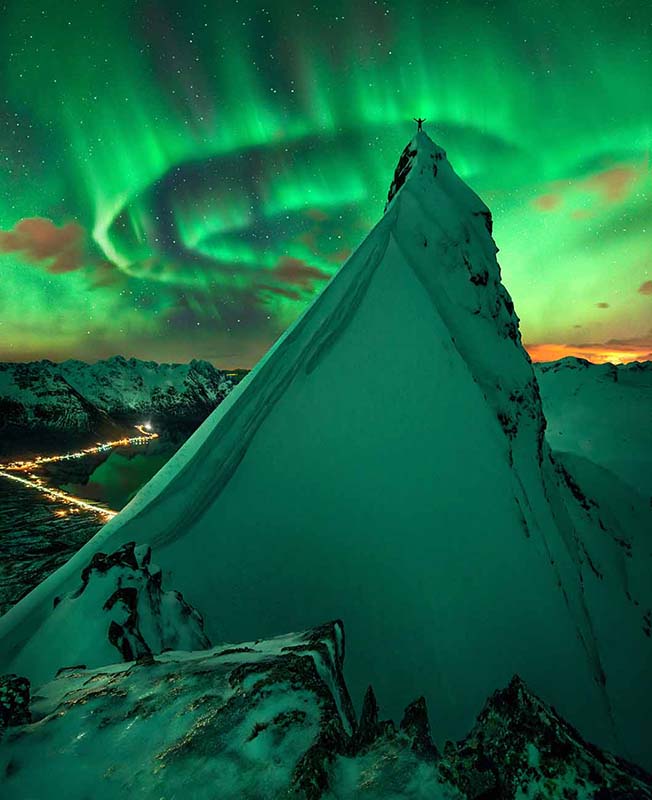 winter-mountain-aurora-lofoten-norway_b8aaf4a7-3452-4a21-893b-e7c09818dae7